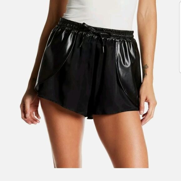 BLANKNYC Denim Faux Leather  Waist Shorts small - Picture 3 of 11